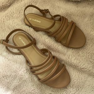 NIB Le Château Sandals Brown Tan